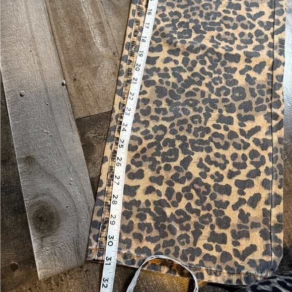 Lioness Top Model Wide Leg Jean Y2K Indie Cheetah Animal Print Statement XS NWT - Picture 3 of 11